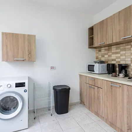 Day-sea 2-bedroom In Oroklini Apartament