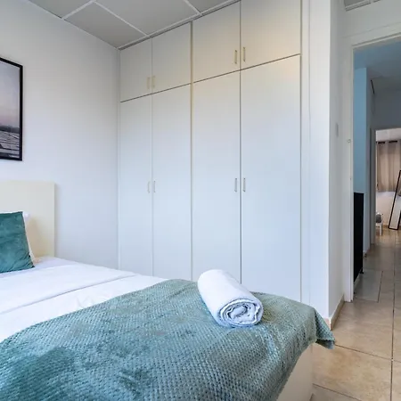 Day-sea 2-bedroom In Oroklini Ларнака